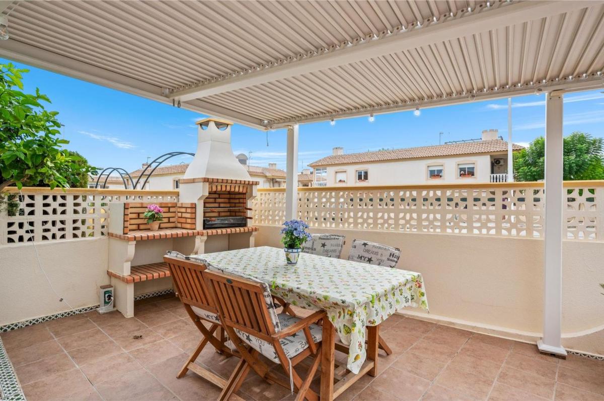 Venta de chalet adosado en  Chalet adosado en Calle Almudena, 6, La Zenia, Orihuela , Orihuela photo 2