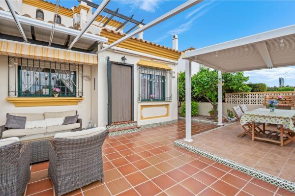Chalet adosado en Calle Almudena, 6, La Zenia, Orihuela thumbnail 2
