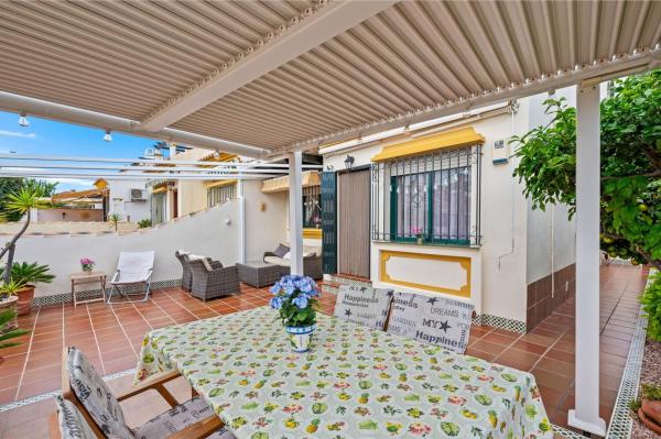 Chalet adosado en Calle Almudena, 6, La Zenia, Orihuela photo 4