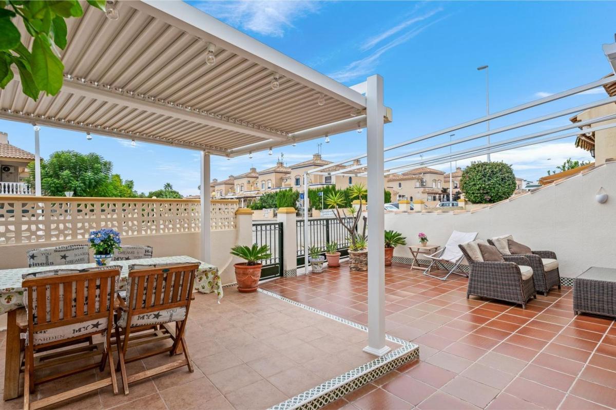 Venta de chalet adosado en  Chalet adosado en Calle Almudena, 6, La Zenia, Orihuela , Orihuela photo 5