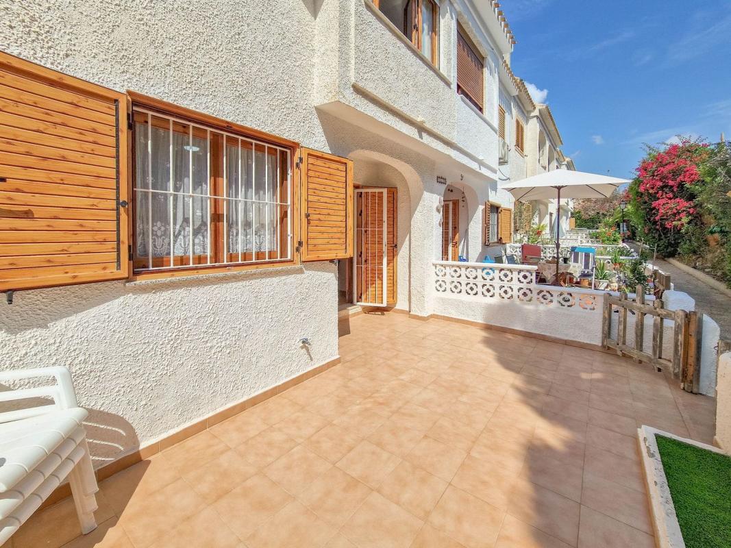 Venta de chalet adosado en Chalet adosado en Calle Jazmines, Playa Flamenca, Orihuela , Orihuela photo 5