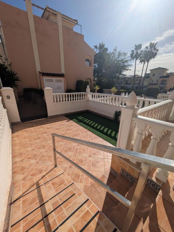 Sprzedaż szeregowego domku w Chalet adosado en Calle Clementina, 81, Horizonte - La Campana, Orihuela , Orihuela photo 4
