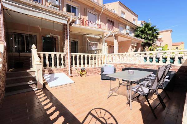 Chalet adosado en Calle Jalón, Playa Flamenca, Orihuela thumbnail 1