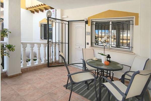 Chalet adosado en Los Balcones y los Altos, Orihuela photo 1