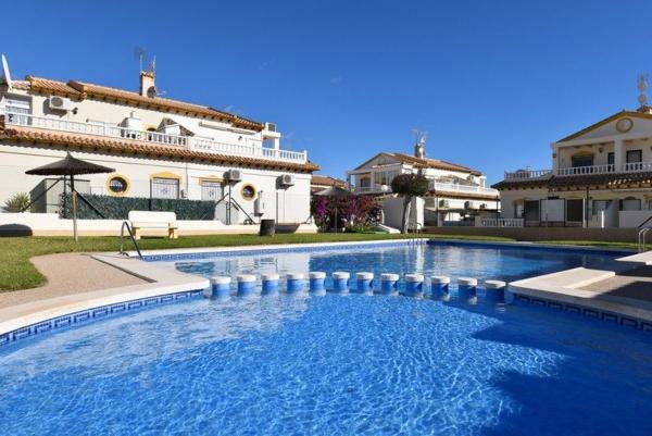 Chalet adosado en Los Balcones y los Altos, Orihuela thumbnail 1