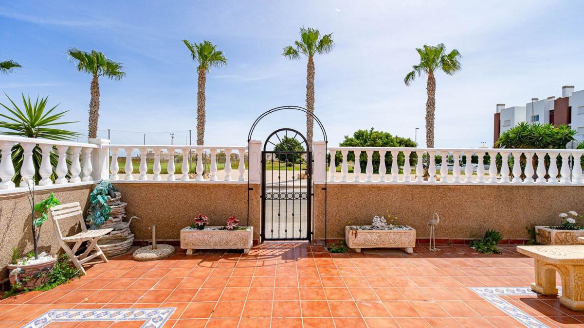 Sprzedaż szeregowego domku w Chalet adosado en Calle Nazaries, 1, La Ciñuelica - Villa Rosa, Orihuela , Orihuela photo 5