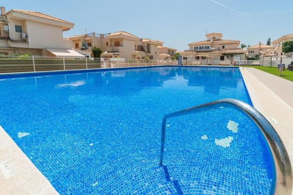 Chalet adosado en Calle Nicolás de Bussi, 22, Playa Flamenca, Orihuela photo 1