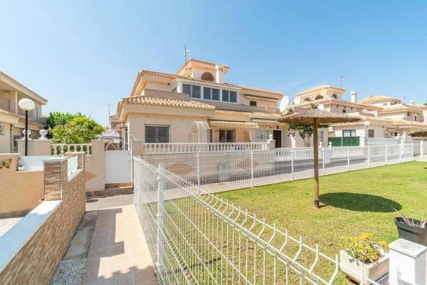 Chalet adosado en Calle Nicolás de Bussi, 22, Playa Flamenca, Orihuela thumbnail 1