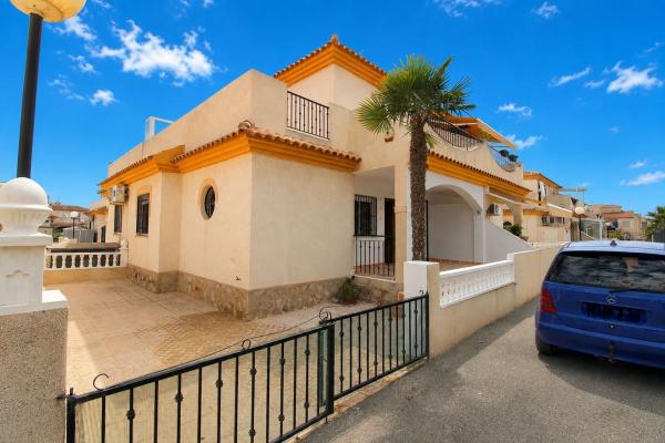 Chalet adosado en Playa Flamenca, Orihuela photo 1