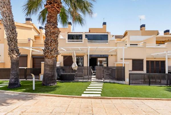 Chalet adosado en Lomas de Cabo Roig, Orihuela photo 1