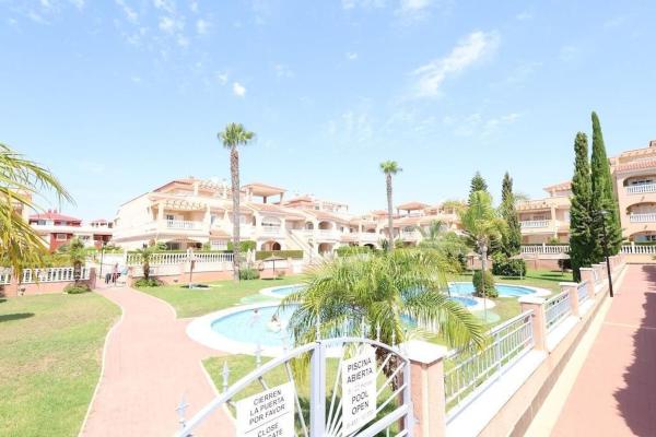 Sale of flat in Piso en Plaza R-2 los Pinos, Zeniamar, Orihuela, Orihuela
 photo 1