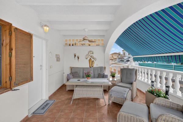 Chalet adosado en Calle Niágara, Playa Flamenca, Orihuela photo 1