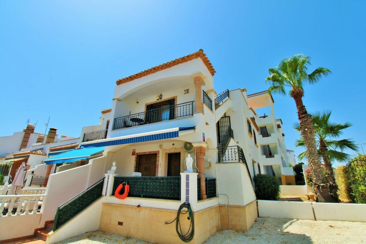 Sprzedaż mieszkania w Piso en Calle la Boheme, Villamartín, Orihuela, Orihuela
photo 1