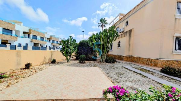 Sprzedaż mieszkania w Piso en Villamartín, Orihuela, Orihuela
thumbnail 2