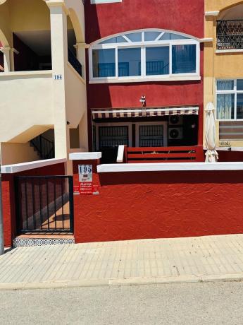 Venta de piso en Piso en Calle Laguna de Sariñena, Zona Lago - Los Almendros, Orihuela, Orihuela
 photo 4