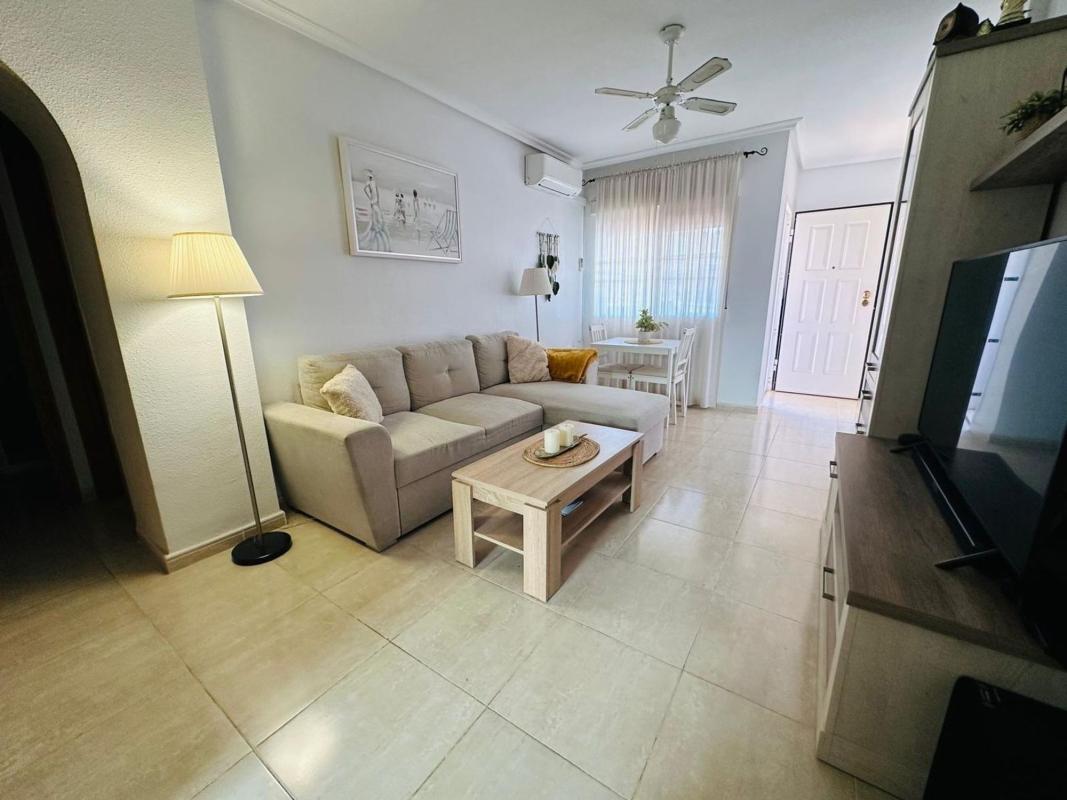 Sale of apartment in Piso en Calle Laguna de Sariñena, Zona Lago - Los Almendros, Orihuela, Orihuela
photo 5