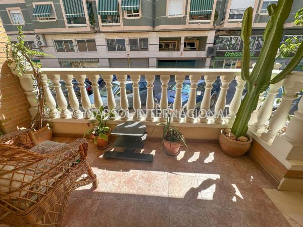 Chalet adosado en Calle País Valenciano, Orihuela Ciudad, Orihuela photo 1