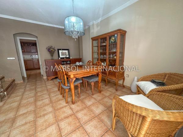 Chalet adosado en Calle País Valenciano, Orihuela Ciudad, Orihuela thumbnail 2