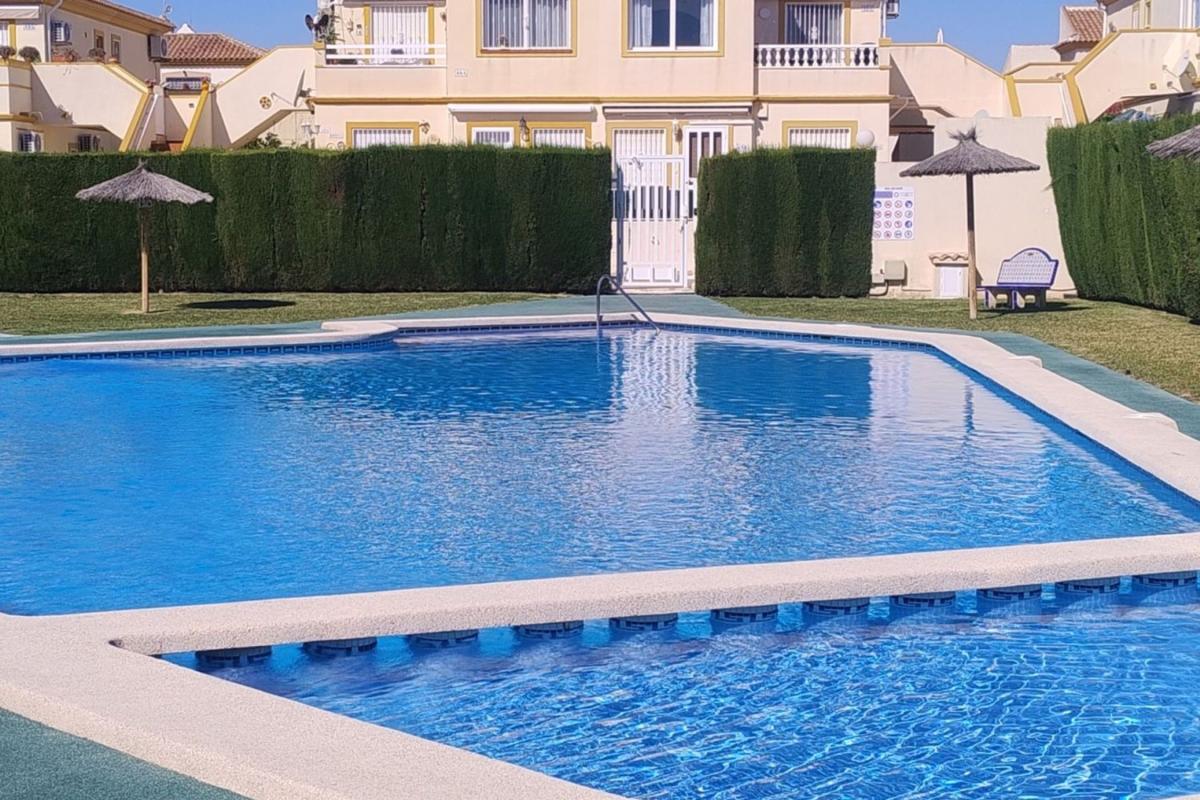 Sprzedaż mieszkania w Piso en Calle Niágara, Playa Flamenca, Orihuela, Orihuela
photo 5