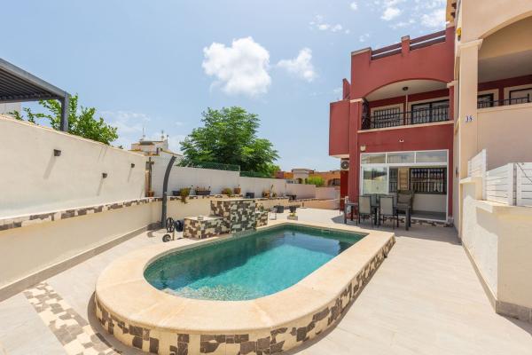 Venta de piso en Piso en Zona Lago - Los Almendros, Orihuela, Orihuela
thumbnail 2