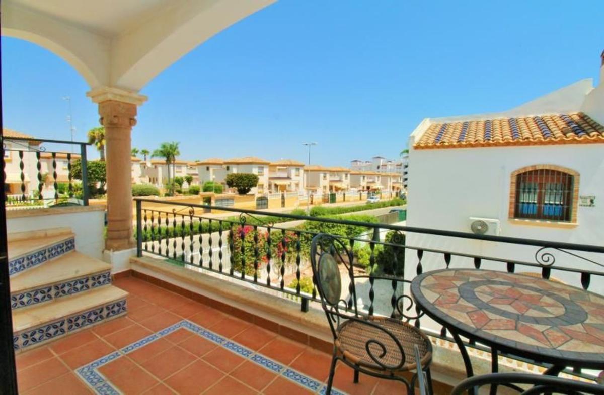 Sale of apartment in Piso en Villamartín, Orihuela, Orihuela
photo 1
