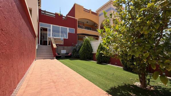 Terraced house for sale at  Chalet adosado en Calle Lago de Sanabria, Zona Lago - Los Almendros, Orihuela , Orihuela photo 4