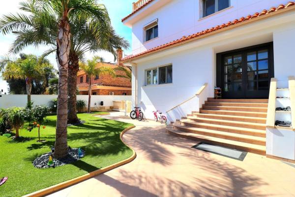 Chalet wolnostojący na sprzedaż w Casa o chalet independiente en Calle Juan Ramón Jiménez, 2, Campoamor, Orihuela, Orihuela thumbnail 1