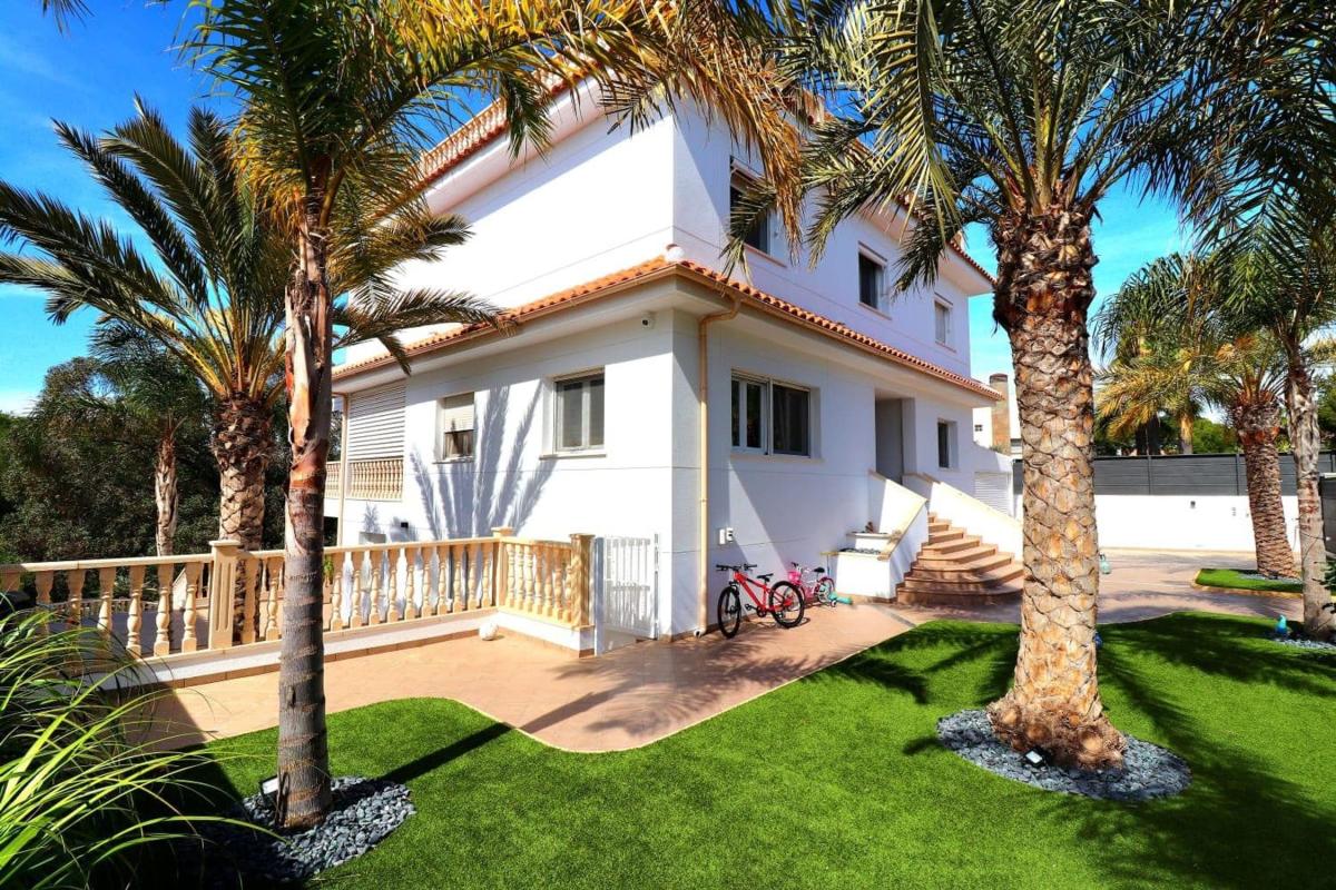 Sprzedaż niezależnego domku jednorodzinnego w Casa o chalet independiente en Calle Juan Ramón Jiménez, 2, Campoamor, Orihuela, Orihuela photo 4
