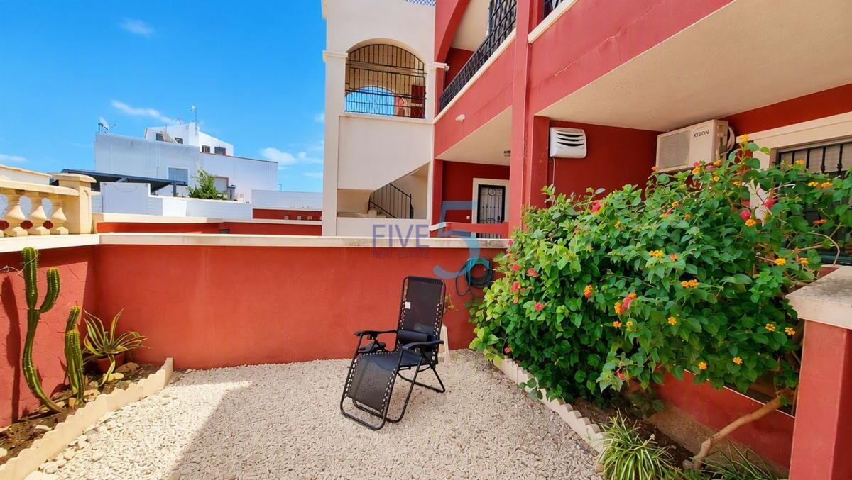 Продажа квартиры на Piso en Zona Lago - Los Almendros, Orihuela, Ориуэла
 photo 5