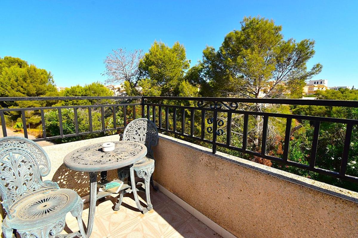 Venta de chalet adosado en  Chalet adosado en Playa Flamenca, Orihuela , Orihuela photo 5