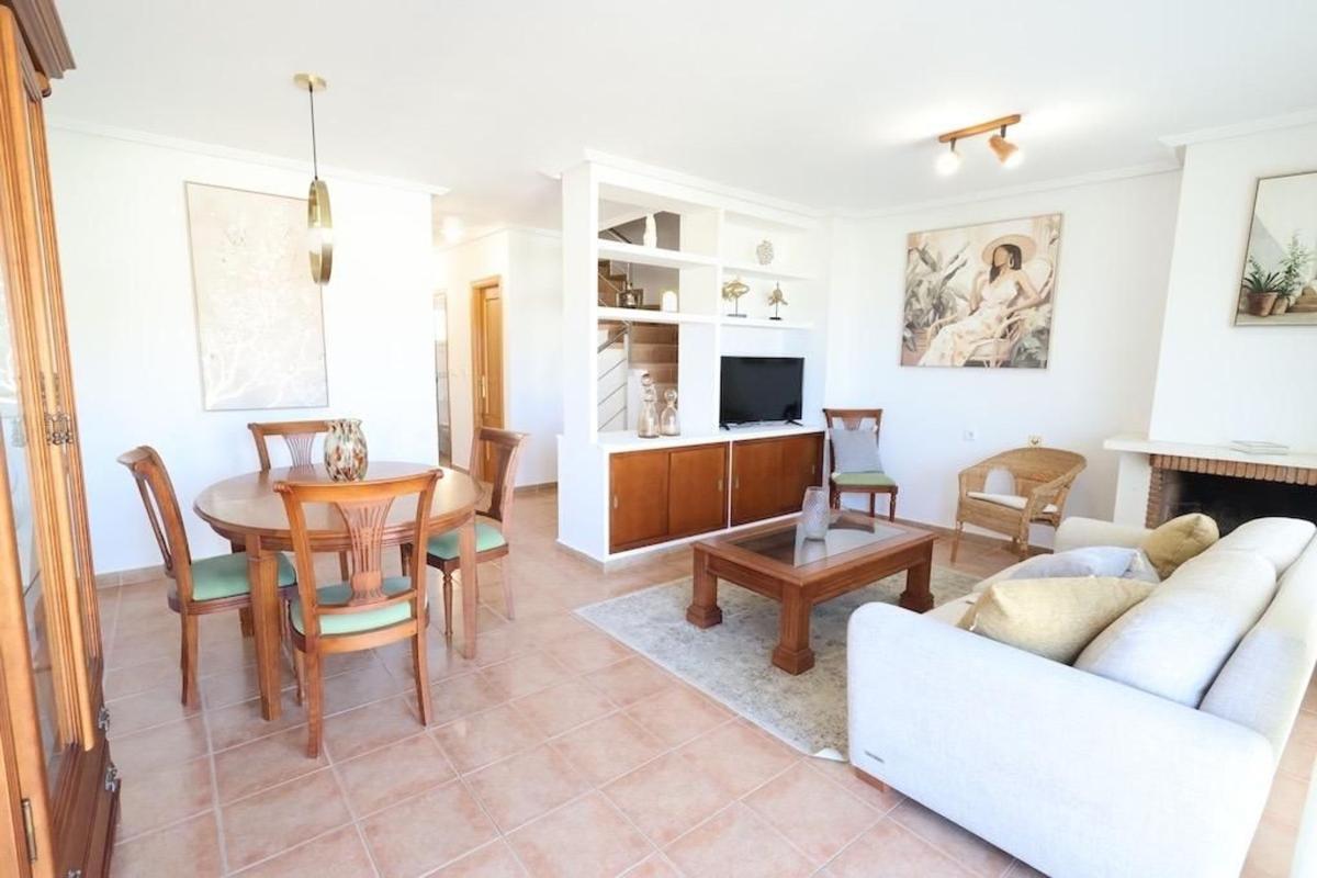 Sprzedaż szeregowego domku w Chalet adosado en Calle Arturo Perez Reverte, Aguamarina, Orihuela , Orihuela photo 3