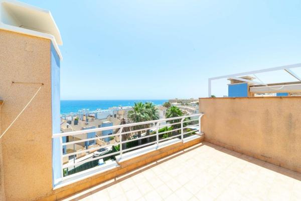Terraced house for sale at  Chalet adosado en Calle Antonio Muñoz Molina, Aguamarina, Orihuela , Orihuela photo 1