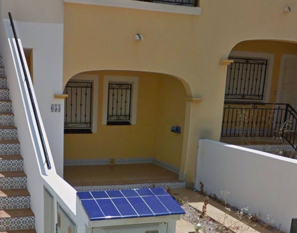 Venta de piso en Piso en Calle Lagunas de Ruidera, 648, Zona Lago - Los Almendros, Orihuela, Orihuela
 photo 2