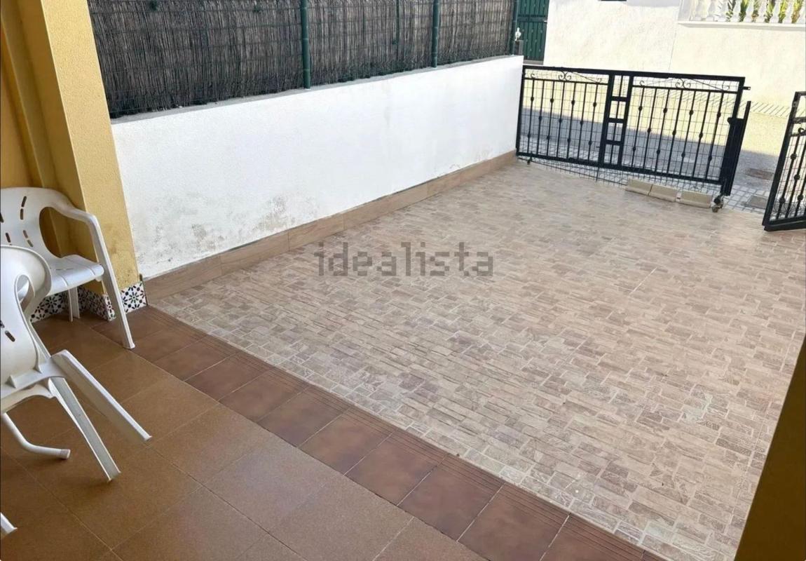 Venta de piso en Piso en Calle Lagunas de Ruidera, 648, Zona Lago - Los Almendros, Orihuela, Orihuela
 photo 3