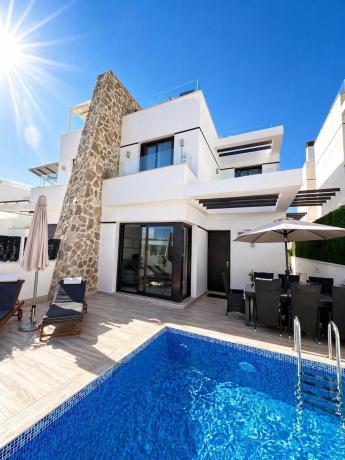 Chalet pareado en Calle Navia, Villamartín, Orihuela photo 1