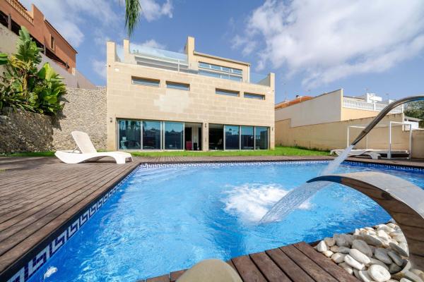 Casa o chalet independiente en Calle Covadonga, Los Balcones - Los Altos del Edén, Torrevieja photo 1