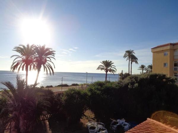 Casa o chalet independiente en Avenida Roentgen, Playa de los Locos, Torrevieja photo 1