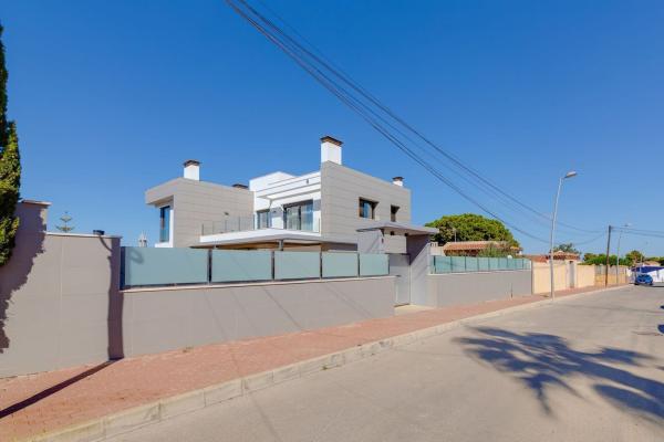 Casa o chalet independiente en Avenida Angel Garcia Rogel, 5, Los Balcones - Los Altos del Edén, Torrevieja photo 1