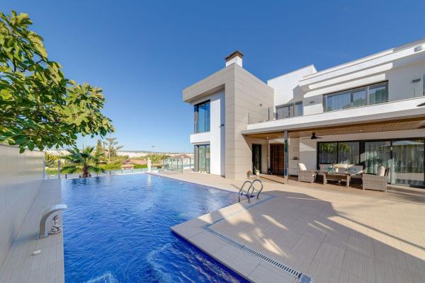 Casa o chalet independiente en Avenida Angel Garcia Rogel, 5, Los Balcones - Los Altos del Edén, Torrevieja photo 2