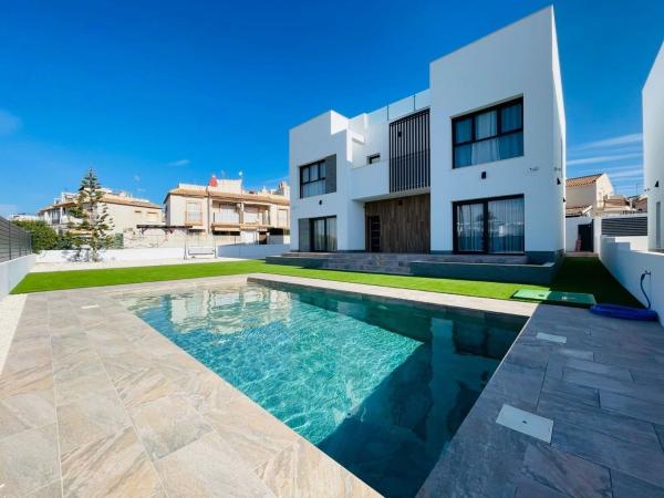 Casa o chalet independiente en Aguas Nuevas, Torrevieja photo 1