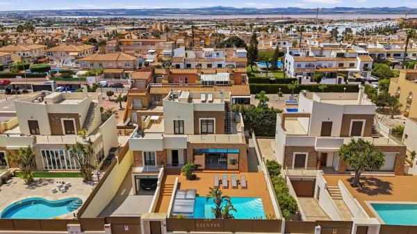 Casa o chalet independiente en Calle Argonautas, Aguas Nuevas, Torrevieja photo 1