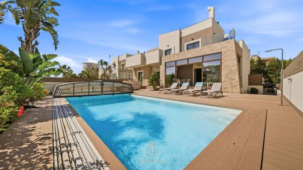 Casa o chalet independiente en Calle Argonautas, Aguas Nuevas, Torrevieja thumbnail 1