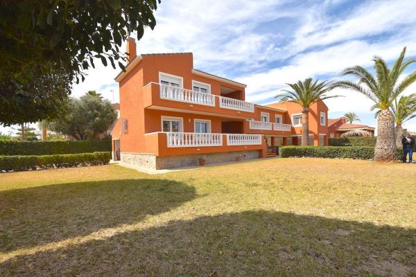 Casa o chalet independiente en Calle Mar Rojo, La Veleta, Torrevieja thumbnail 2