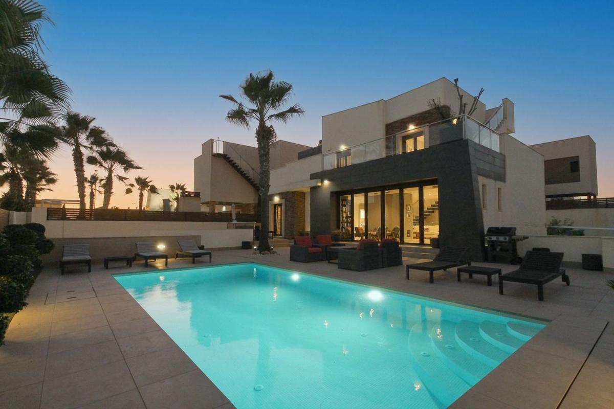 Properties for sale and rent in Spain photo 5