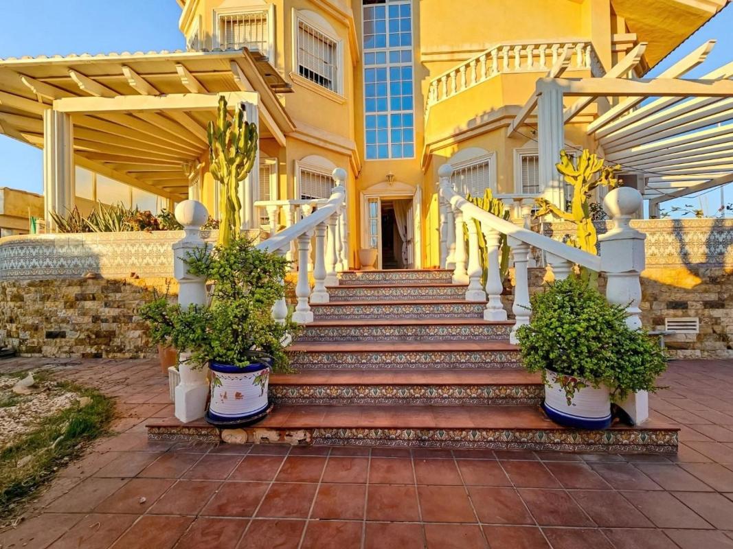 Properties for sale and rent in Spain photo 4