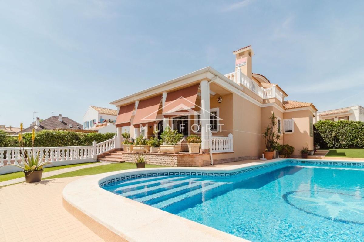 Sprzedaż niezależnego domku jednorodzinnego w Casa o chalet en Cañada del Molino, Torrevieja, Torrevieja photo 1