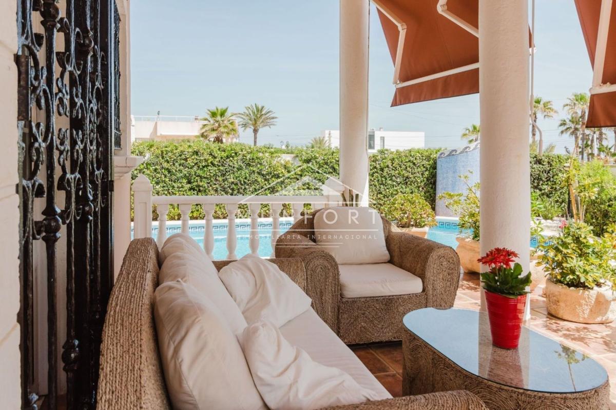 Sprzedaż niezależnego domku jednorodzinnego w Casa o chalet en Cañada del Molino, Torrevieja, Torrevieja photo 2