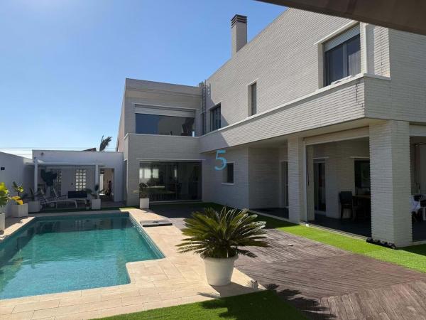 Chalet wolnostojący na sprzedaż w Casa o chalet en La Siesta - El Salado - Torreta, Torrevieja, Torrevieja photo 1