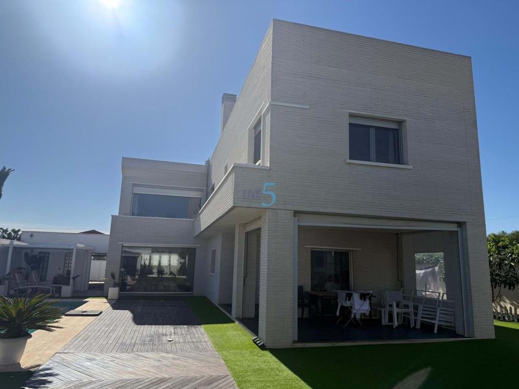 Продажа отдельного шале в  Casa o chalet en La Siesta - El Salado - Torreta, Torrevieja, Торревьеха photo 4