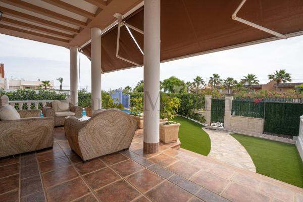 Casa o chalet independiente en Calle de los Hibiscus, Cañada del Molino, Torrevieja thumbnail 1